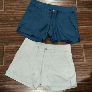 Magellan Outdoors Women's Shorts - Navy and Light Gray